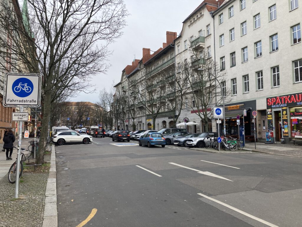 Straßenansicht in Pankow, für das ein Klimaschutzkonzept erstellt wird